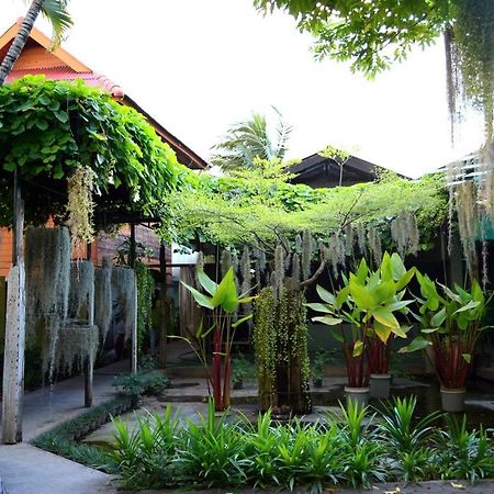 60 Blue House Hotel Chiang Mai Buitenkant foto